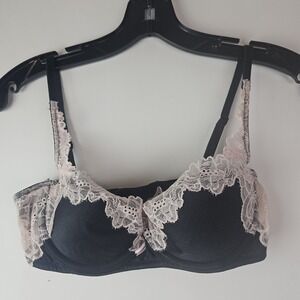 Victoria's Secret Dream Angels Push Up‎ Bra Black Pink Lace Detail 36B Feminine